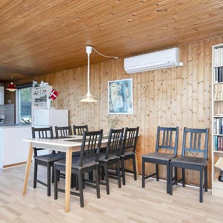 6 Person Holiday Home In Ebeltoft Esterno foto